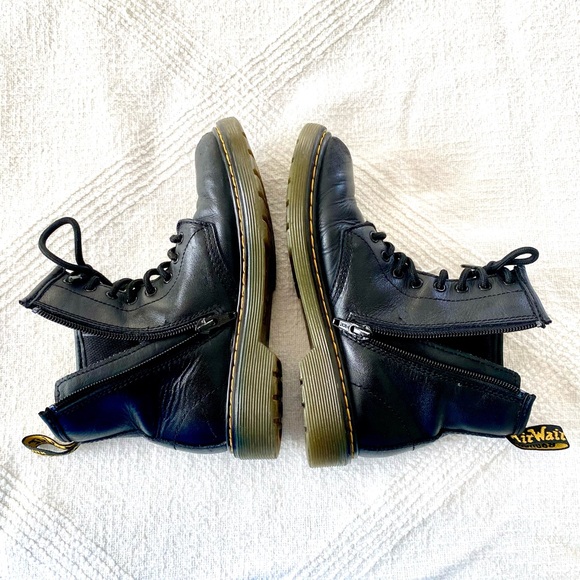 Dr. Martens Juniors Softy T Leather Boots Kids Size US2 UK1 EU33 - Picture 7 of 16